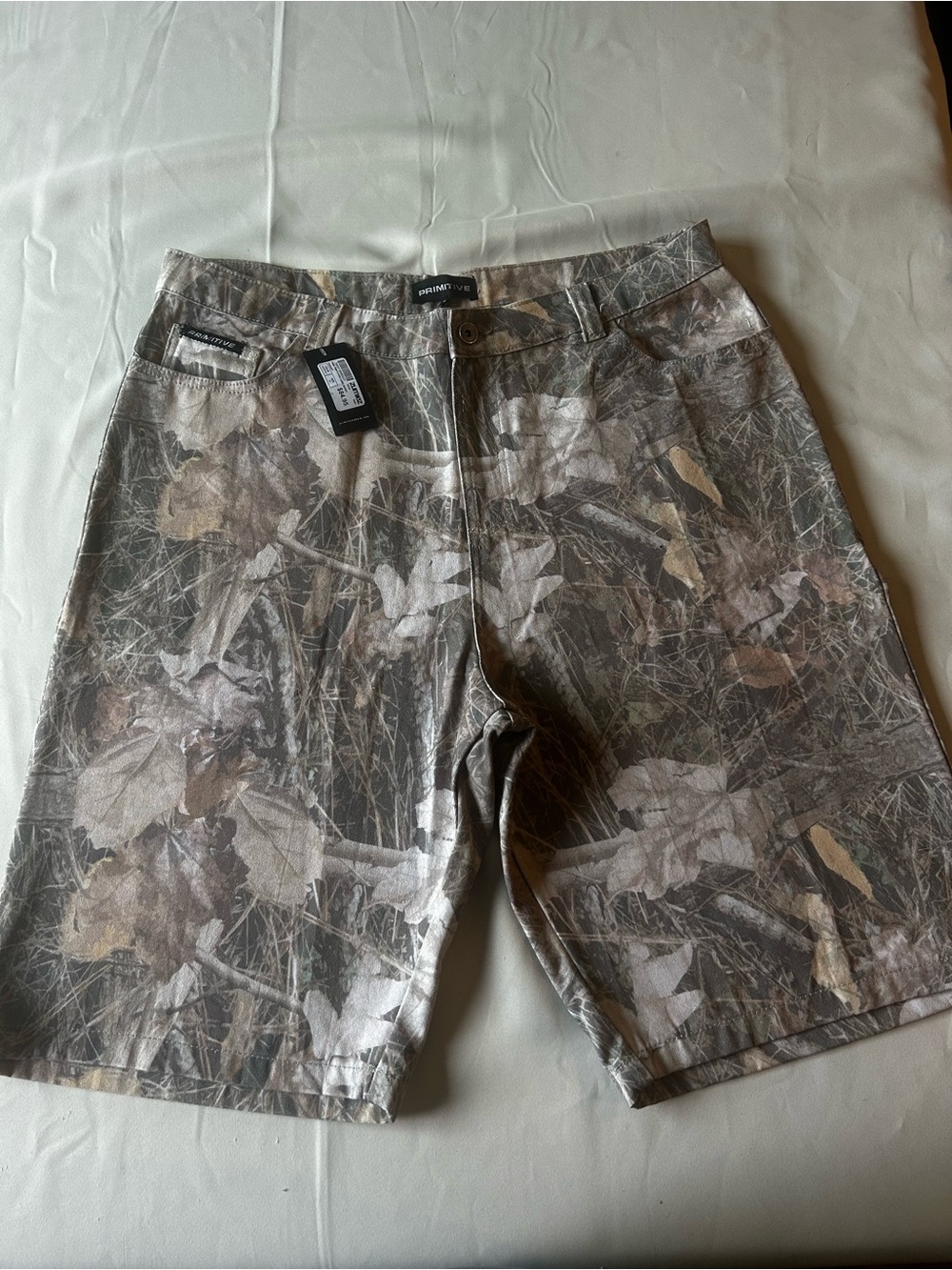 Primitive Men’s Camo Flat Front Shorts - Brown green & Tan